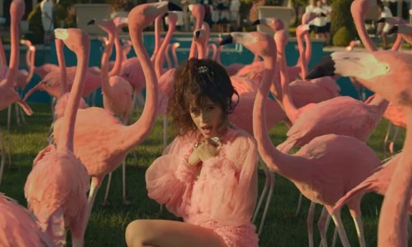 Camila Cabello estrenó el videoclip de “Liar”, su nuevo single