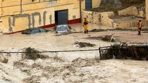 Al menos dos muertos en las peores lluvias en más de un siglo en España | .::Agencia IP::.