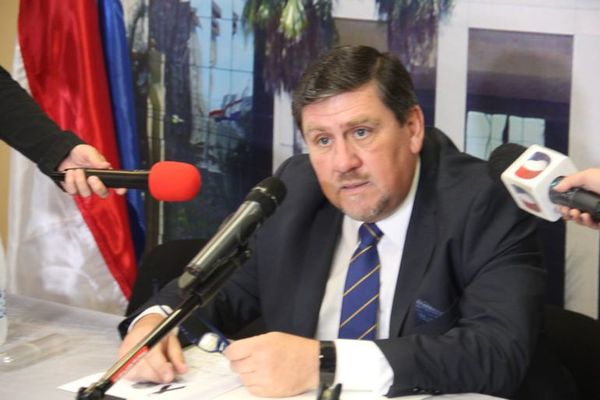 Blas Llano sugiere a Arnaldo Giuzzio como nuevo ministro del Interior  - Nacionales - ABC Color