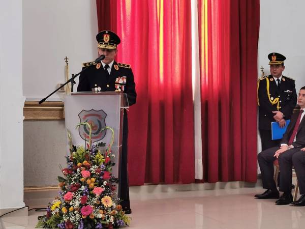 Francisco Resquín asumió como nuevo comandante de la Policía - ADN Paraguayo