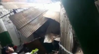 Parte de un techo se desploma en el Mercado 4 - Nacionales - ABC Color
