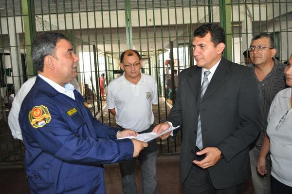 Ordenan detención de director del Penal de Emboscada