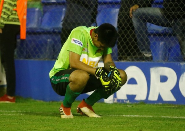 Juan González toca el cielo con las manos