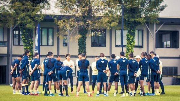 Sánchez y una bienvenida a golpes - Fútbol - ABC Color