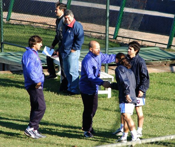 “Que el alumno se porte bien” - Fútbol - ABC Color