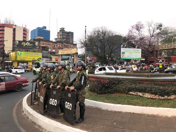 Paseros no logran ingreso de productos restringidos - Nacionales - ABC Color