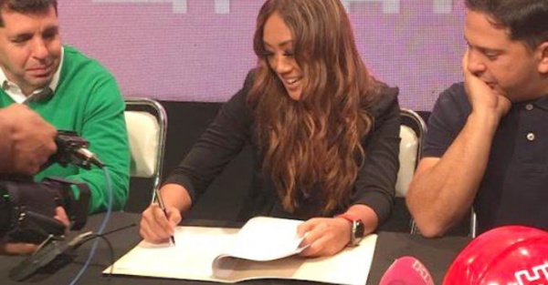 Yolanda Park firmó contrato con HEi