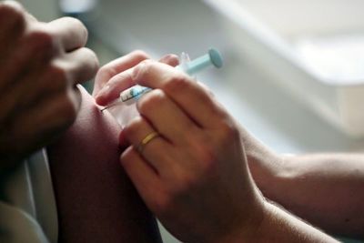 La desconfianza hacia las vacunas, un virus insidioso