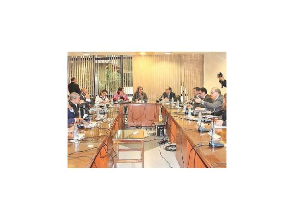 MRE retirará candidatura de embajador Ávalos