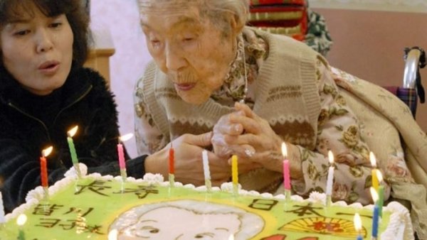 Japón supera por primera vez las 70.000 personas centenarias