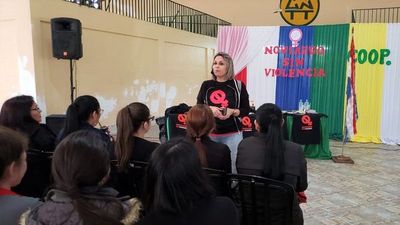 Buscan sensibilizar a estudiantes de Ñemby sobre “Noviazgo sin violencia”