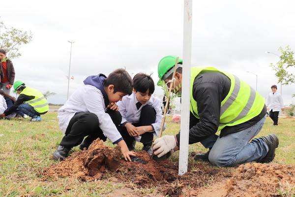 Escolares y A Todo Pulmón inician plantación de árboles » Ñanduti