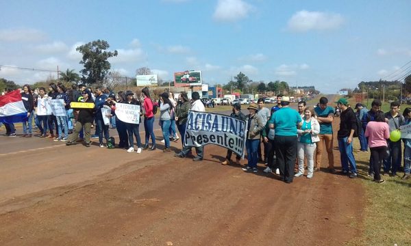 Bloquean ruta en Minga Guazú