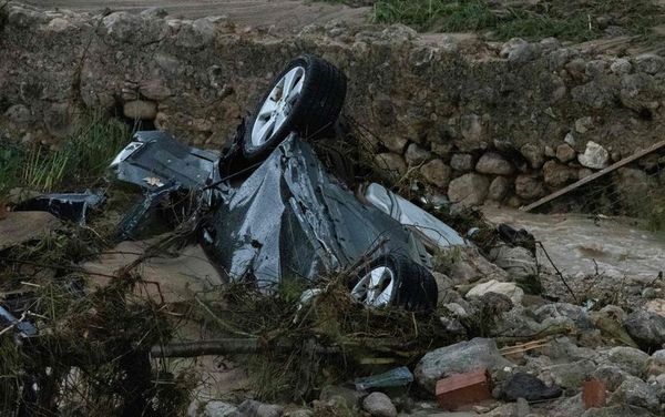 Tres muertos y daños catastróficos por graves inundaciones en España - Mundo - ABC Color