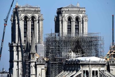 La catedral de Notre Dame “sigue en peligro” - Mundo - ABC Color