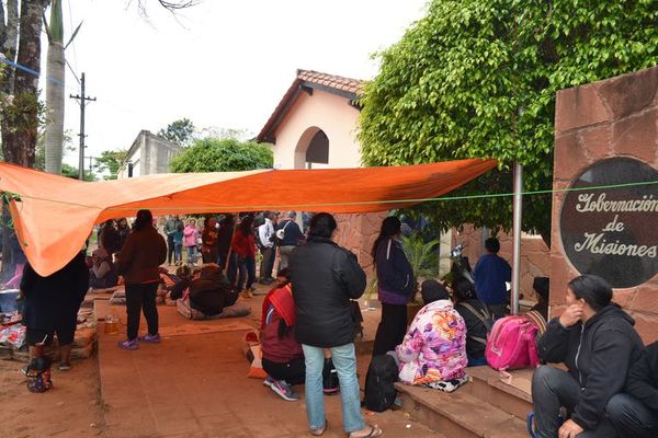 Campesinos y autoridades de Misiones anuncian mesa de negociación - Nacionales - ABC Color