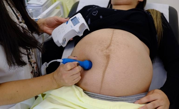 HOY / Presión alta repentina durante embarazo puede tratarse de preeclampsia: control prenatal es clave