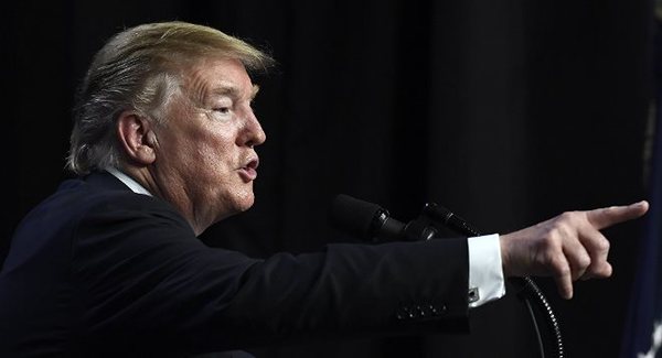 Trump: la inmigración ilegal cuesta más de 300.000 millones de dólares anuales a EEUU | .::Agencia IP::.