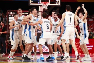 Messi saluda a los finalistas - Básquetbol - ABC Color