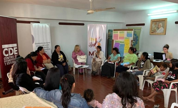 HOY / Mujeres indígenas denuncian peligro de muerte en comunidades por avance de incendios forestales