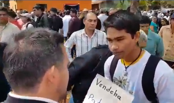 Guardias de Abdo Benítez reprimen manifestación de estudiante