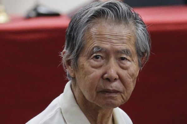 Fujimori retorna a prisión tras superar problemas cardíacos