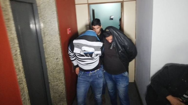 HOY / La Fiscalía protege a testigo que vio a guardia matar al comisario y luego tiró arma