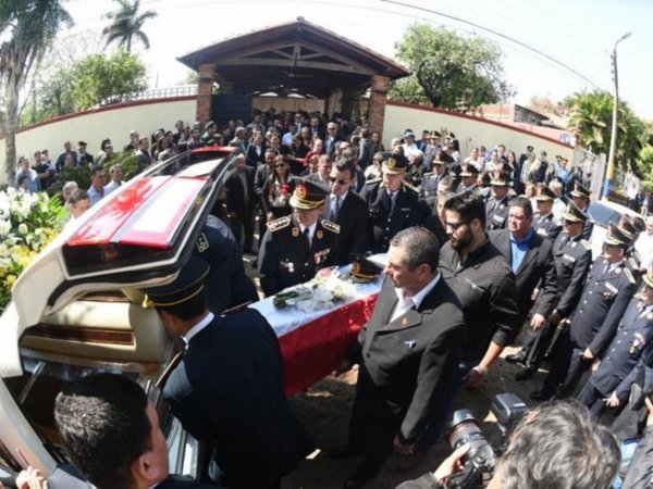 Testigo afirma que guardiacárcel mató al comisario