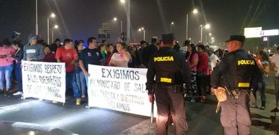 Limpeños exigen cargos para los lugareños y cierran la Ruta III - Nacionales - ABC Color