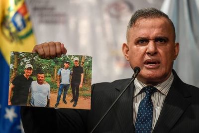Maduro dice que fotos de Guaidó con paramilitares son “tremendo escándalo” - Mundo - ABC Color