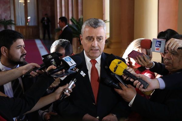 A pesar de su pésimo desempeño, Villamayor se jacta de buena gestión