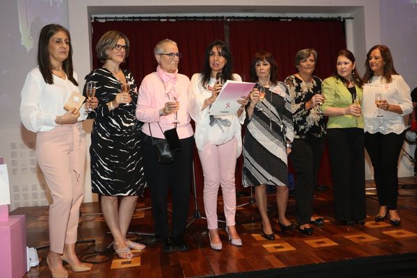 Merienda en apoyo a mujeres con cáncer
