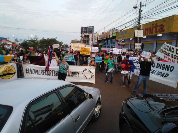 La UNE bloqueó km 7 y anuncia paro indefinido