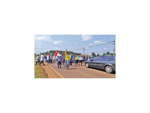 UNE: Alumnos cierran ruta 2 por recorte al presupuesto