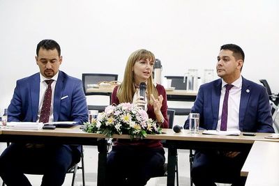 Ministra niega irregularidades, pero el Ejecutivo la desmiente