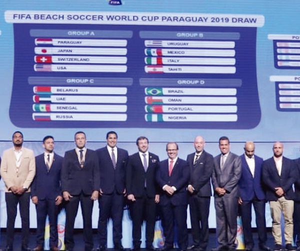Paraguay-Japón en debut
