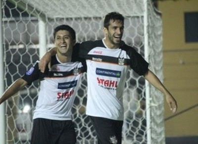 El Águila triunfa en duelo luqueño