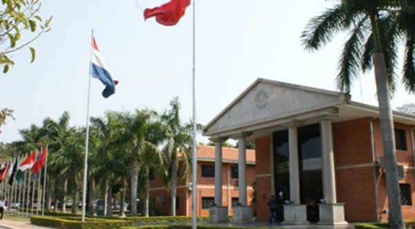 Docentes de la UNA van a paro y esperan respuestas de Hacienda » Ñanduti