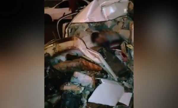 Muere luego de rozar otro vehículo e impactar contra columna de ANDE