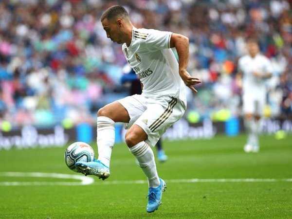 Hazard deja destellos de calidad en su estreno en el Bernabéu