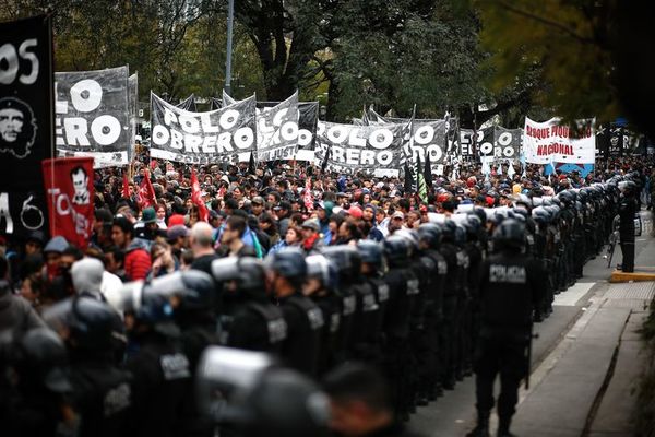 Protesta social crece en una Argentina marcada por la puja electoral - Mundo - ABC Color