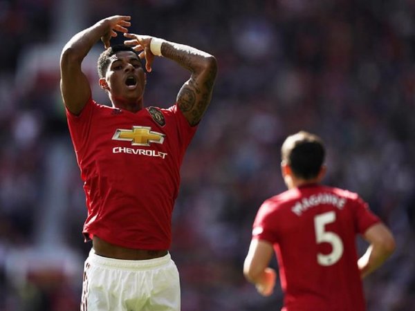 El United vence al Leicester con lo justo
