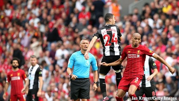 Liverpool remonta al Newcastle de Almirón