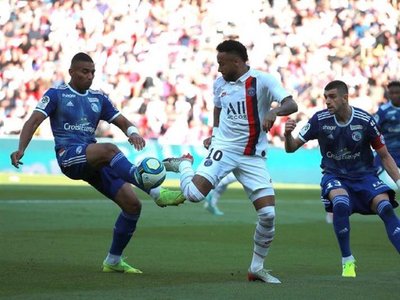 Neymar da el triunfo al París Saint Germain