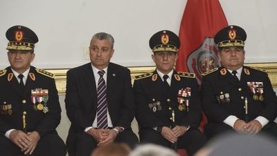 Coordinadora de policías retirados pide destitución de Villamayor - Nacionales - ABC Color