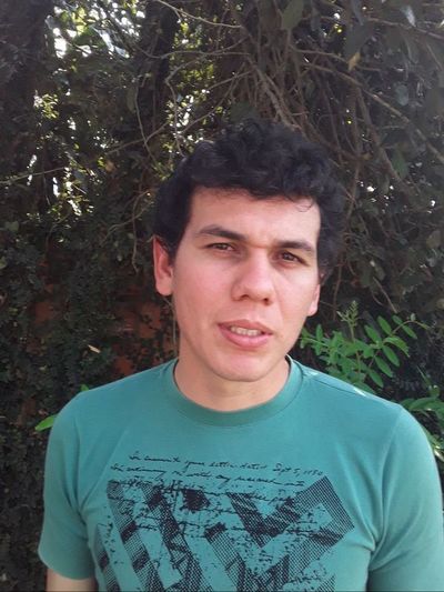 Tierras incautadas no deben ser subastadas, dice un jóven campesino - Interior - ABC Color