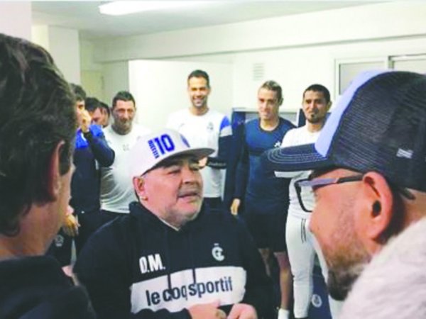 Maradona pidió cambiar el dorsal de Velázquez