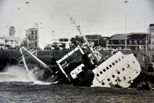 Mar del Plata tormentoso: Cuando Tuque comandó el naufragio del barco fantasma