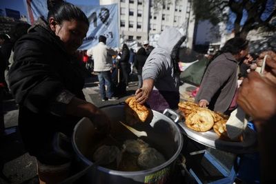 Con Macri, un plato de comida es prioridad para los argentinos