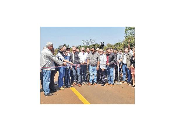 Tras años de espera inauguran asfaltado de 34 Curuguateños